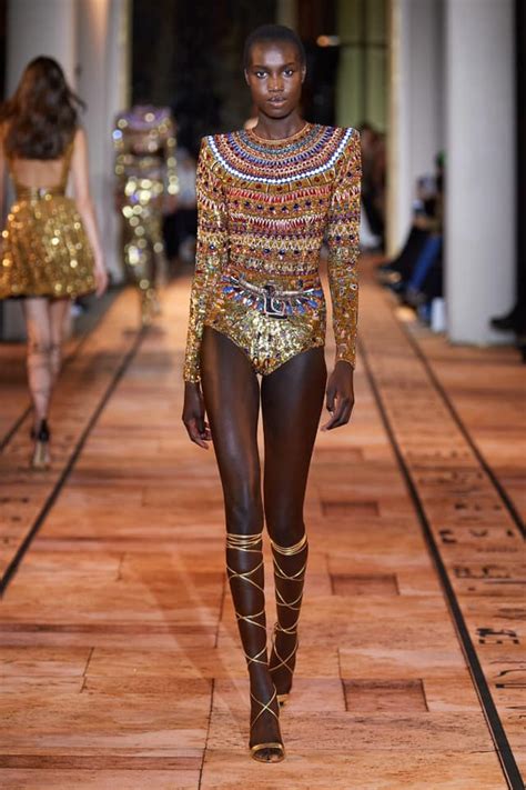 fashion inspired by ancient egypt.